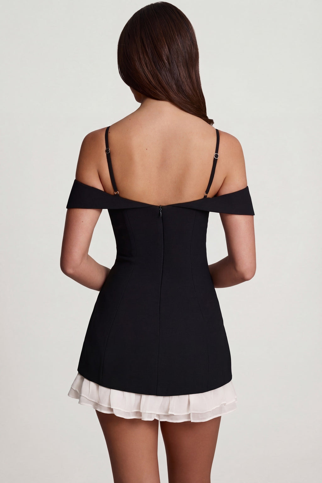 Omuzları açık A-line mini elbise