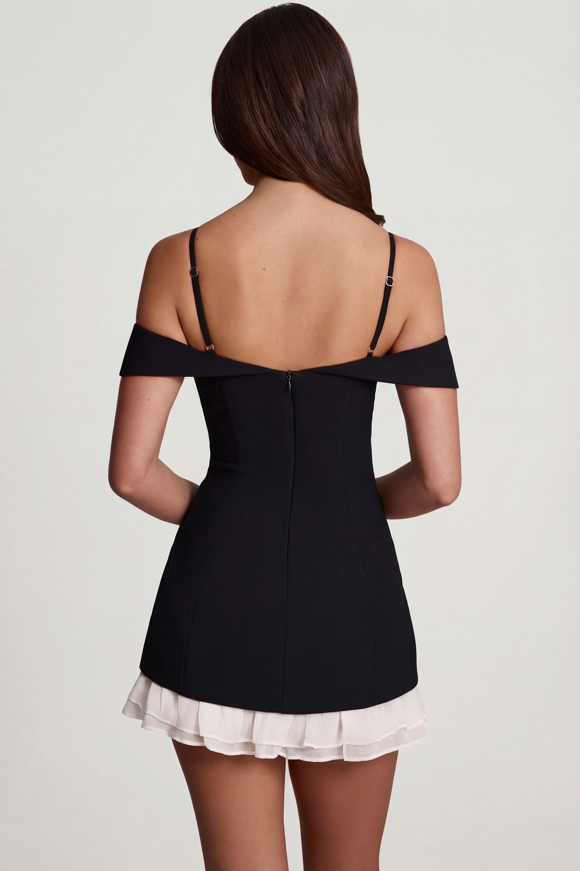 Omuzları açık A-line mini elbise