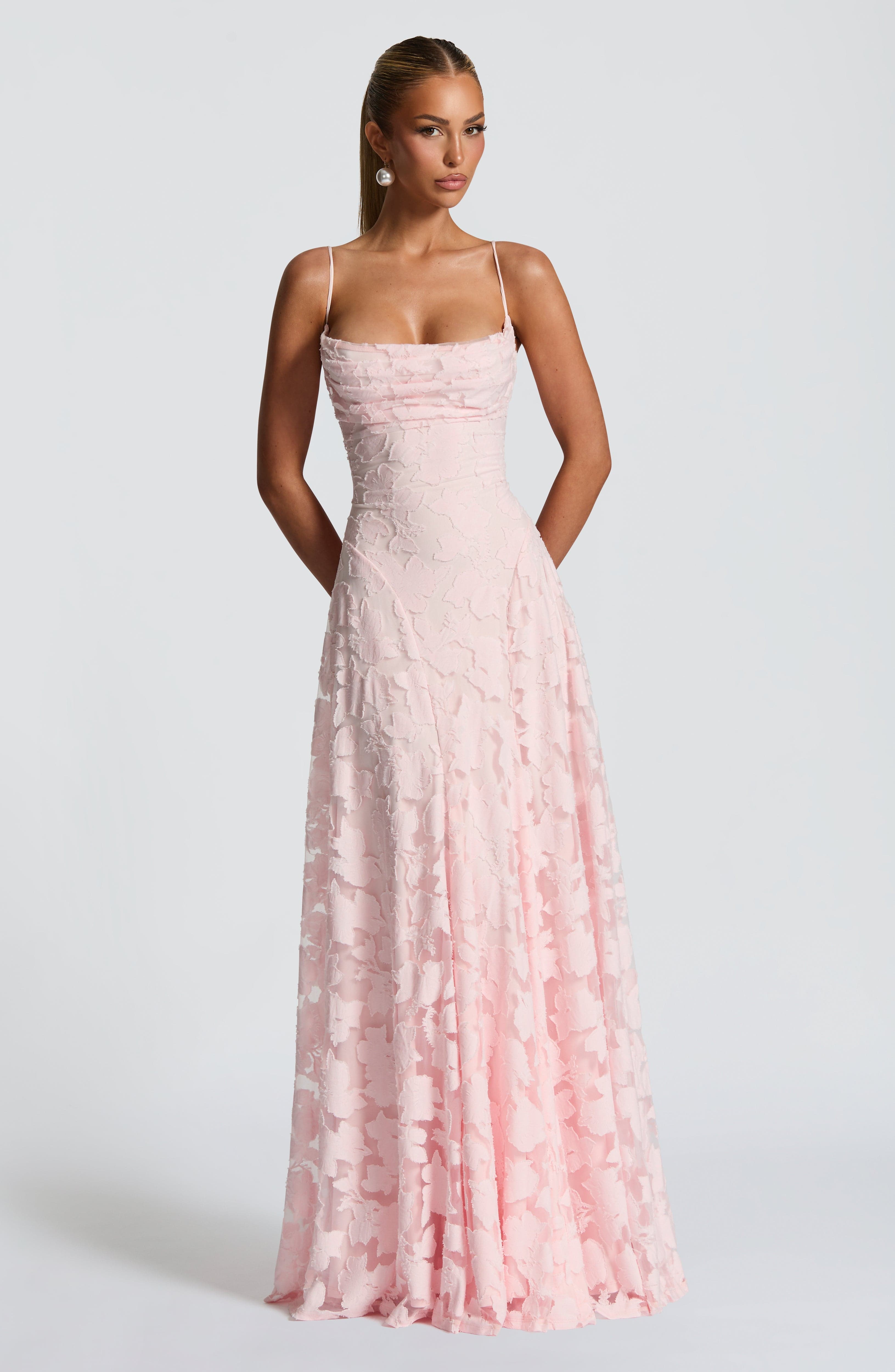 Dantelli Maxi Elbise